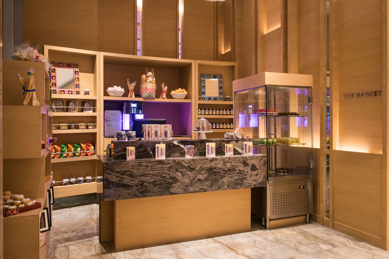 Lifestyle Breakfast Table