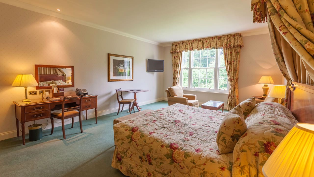 Country Club Executive Room