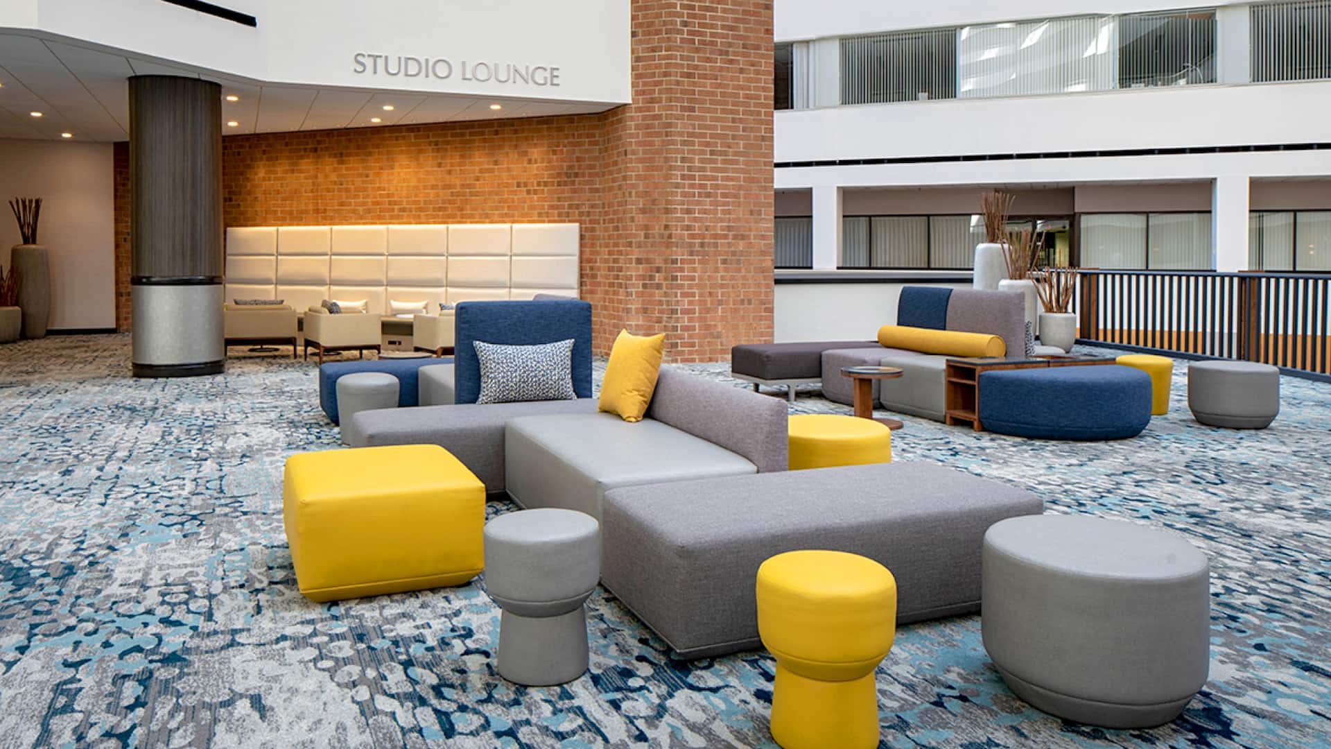 Hyatt Regency Indianapolis Studio Lounge