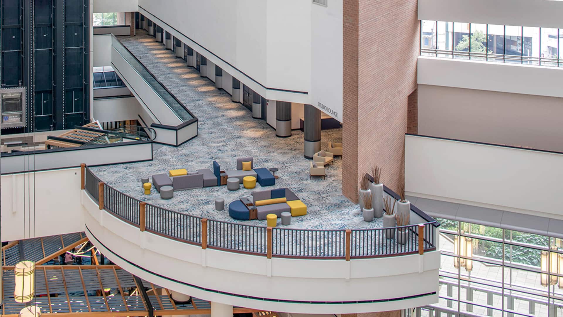 Hyatt Regency Indianapolis Studio Lounge