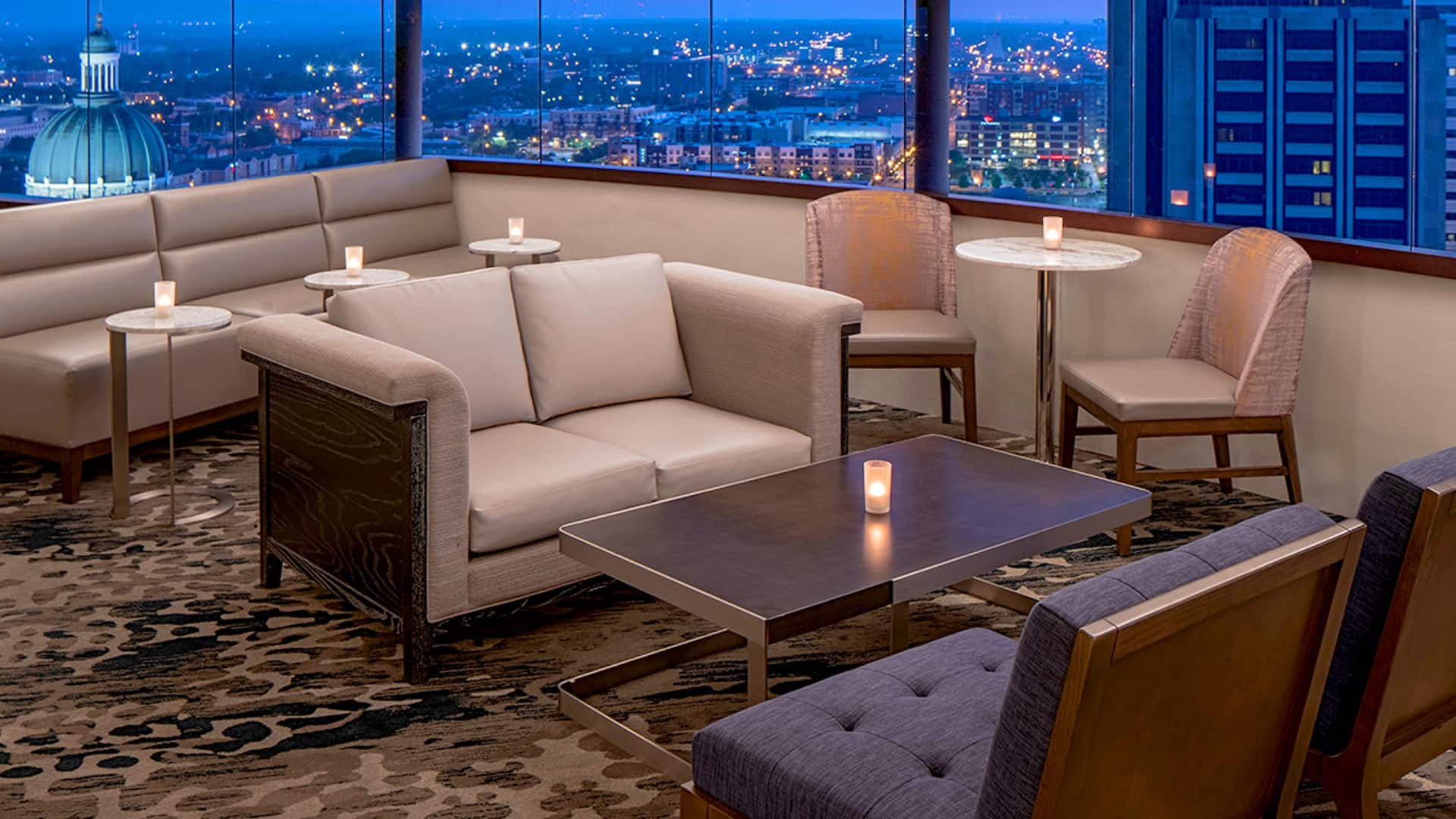 Hyatt Regency Indianapolis The Eagles Nest Lounge Seating