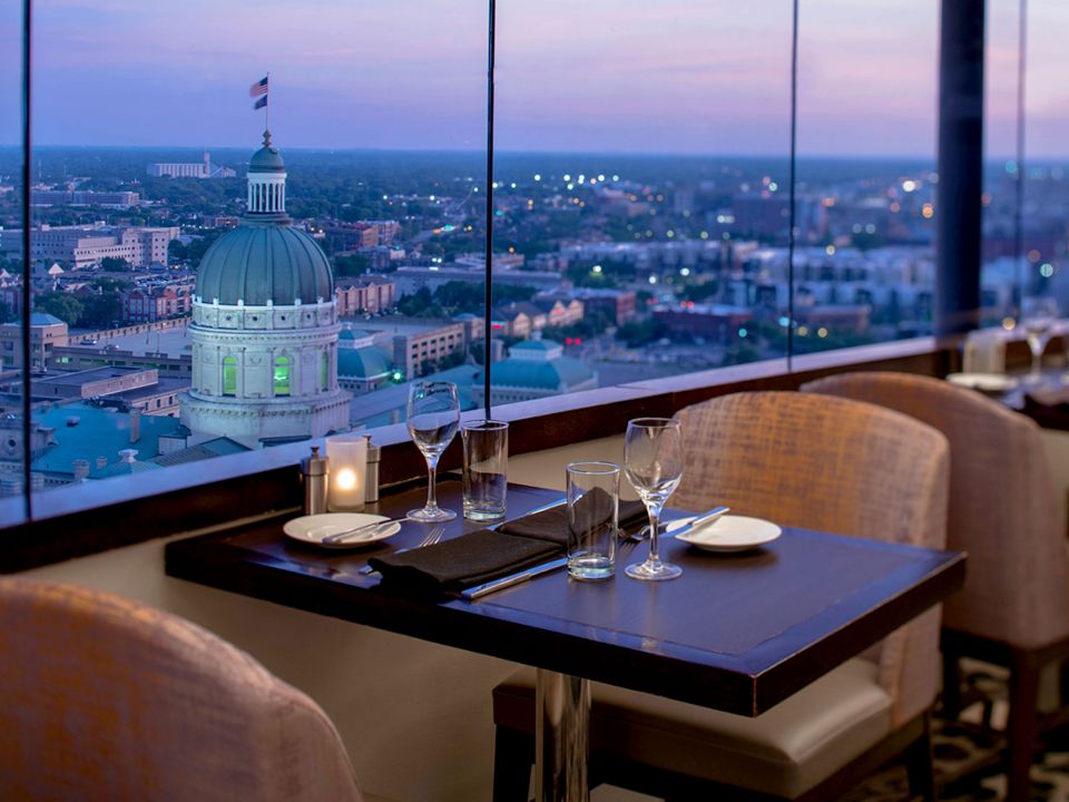Impressive Downtown Indianapolis Hotel Hyatt Regency Dining