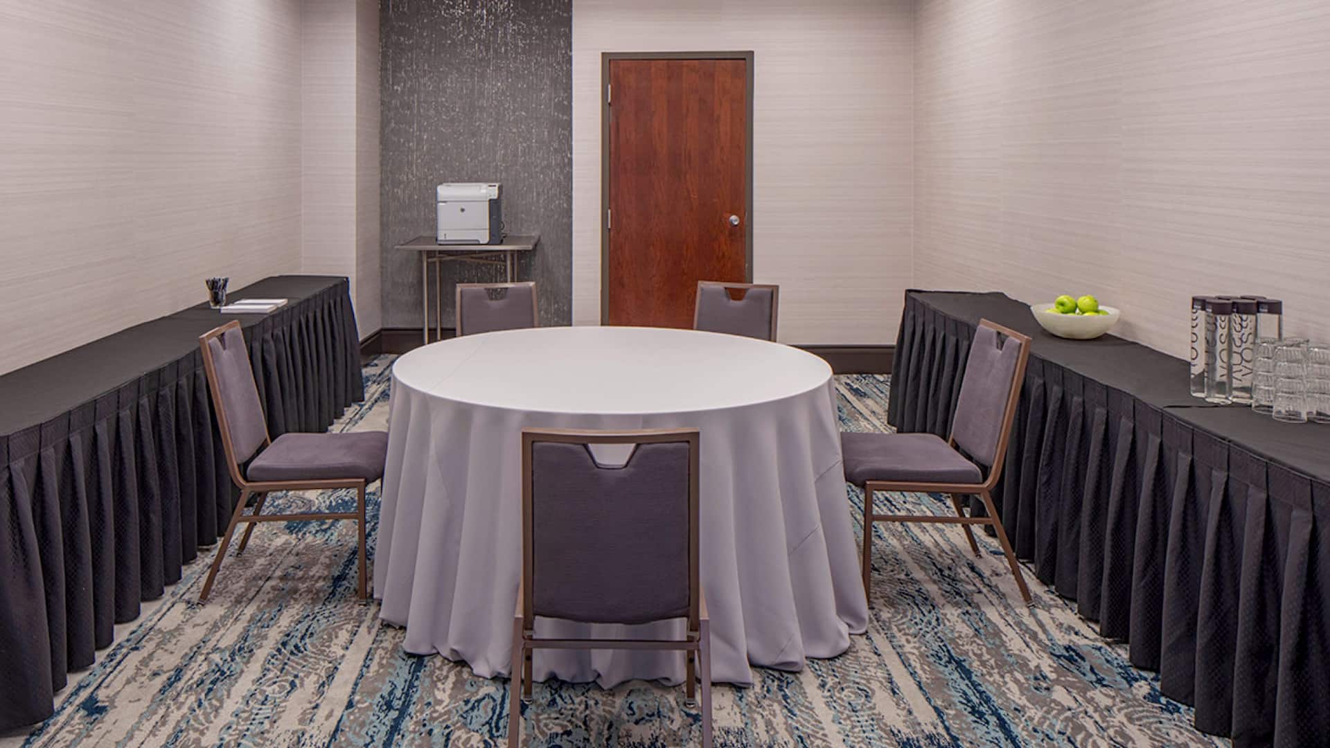 2 of 2 Hyatt Regency Indianapolis Small Meeting Office