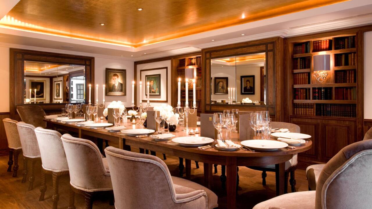 St James's Hotel and Club Library