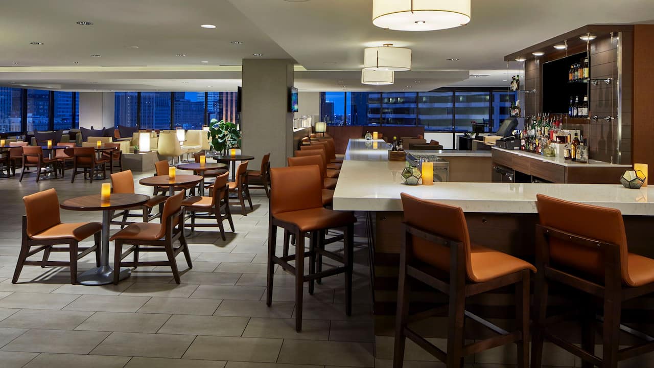 Hyatt House New Orleans/Downtown Business People Having Dinner