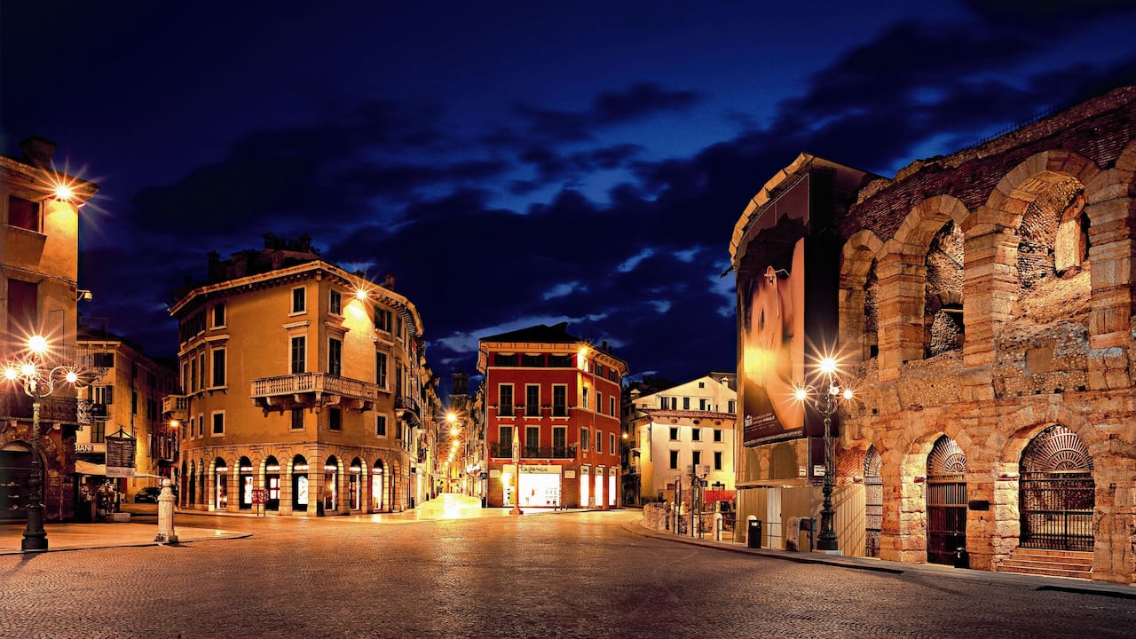 Via Mazzini and Verona Arena