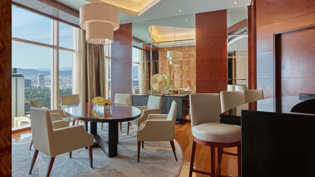 Diplomat Suite - Dining Area