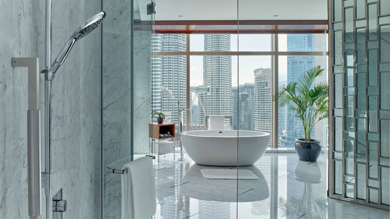 Diplomat Suite Bathroom, Luxury Suite of Hotel Grand Hyatt Kuala Lumpur