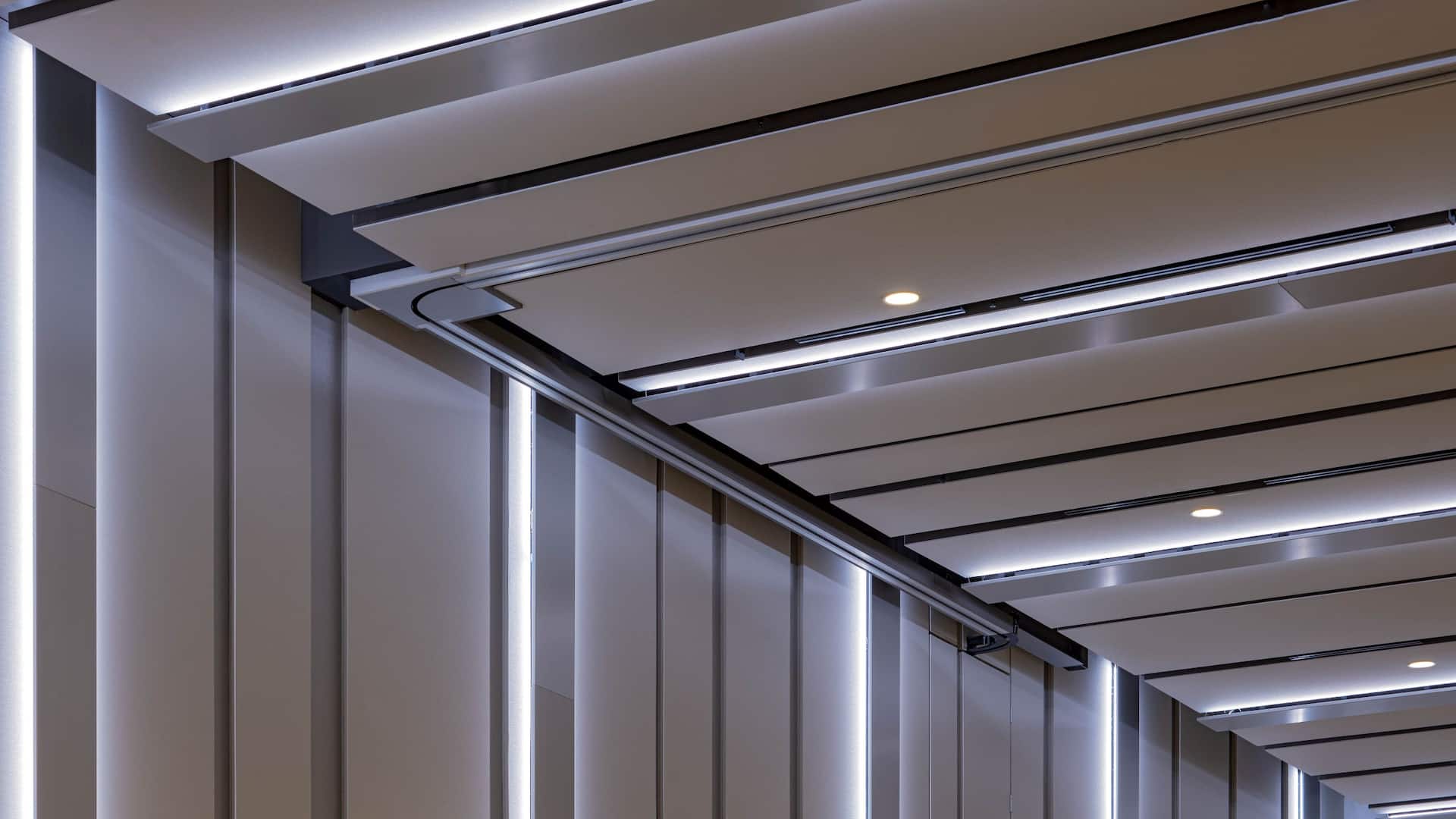 2 of 3 Hyatt Regency Seattle Quinault Lighting