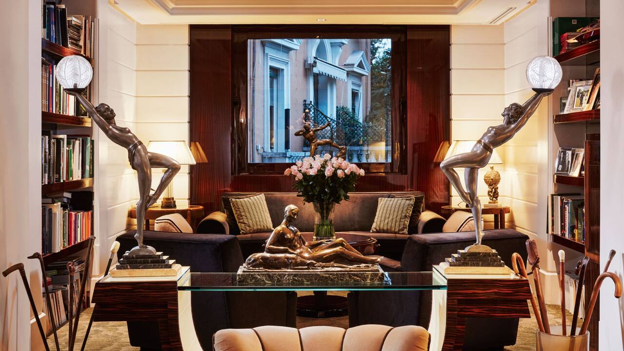 Living Room Lounge