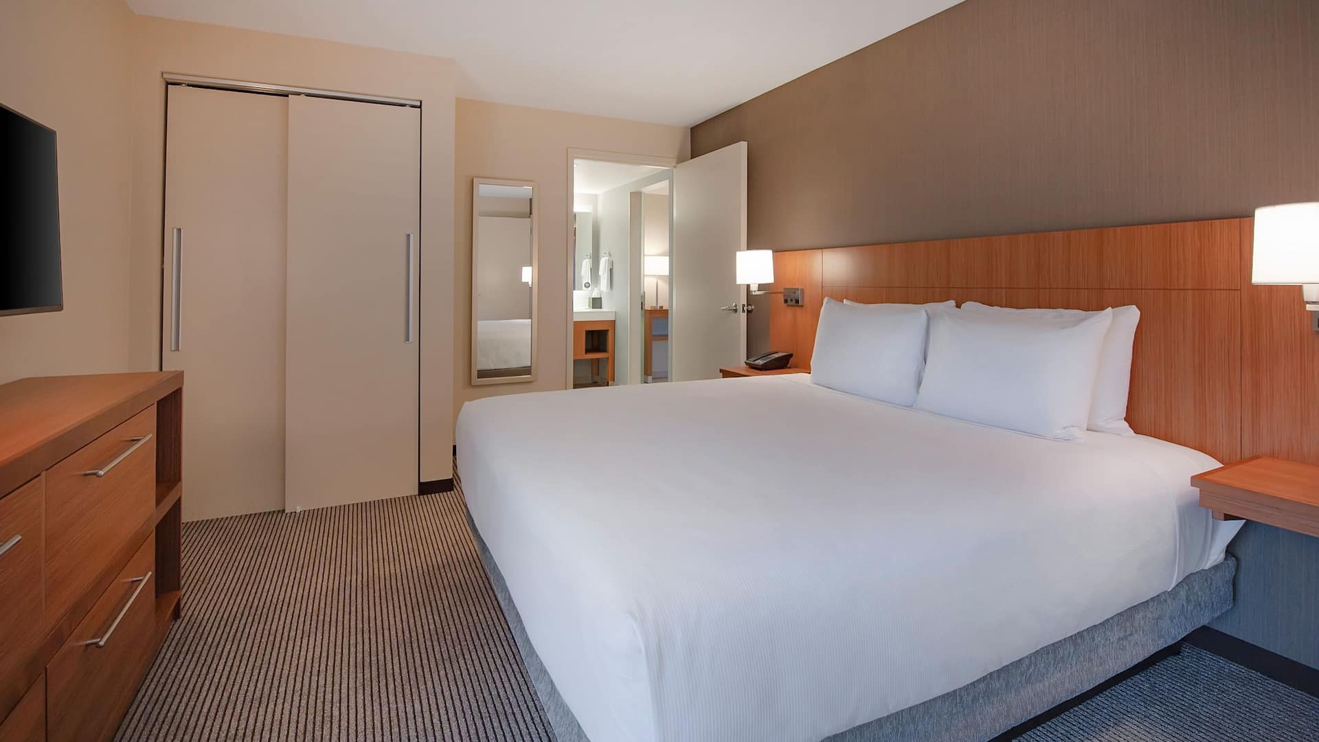 Hyatt Place Durham/Southpoint Suite Bed