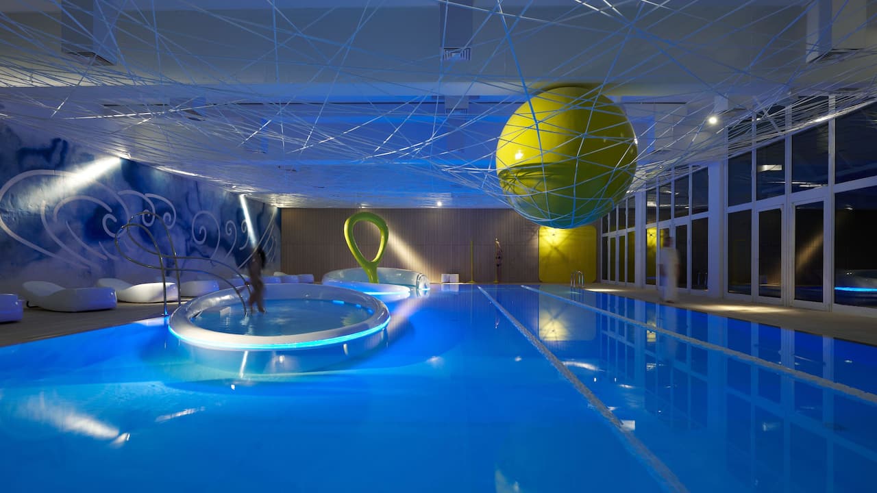 Indoor water park