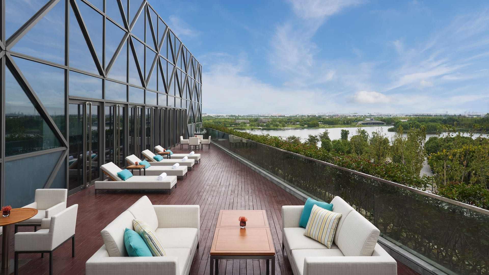 Hyatt Regency Shanghai Jiading Poolside Terrace