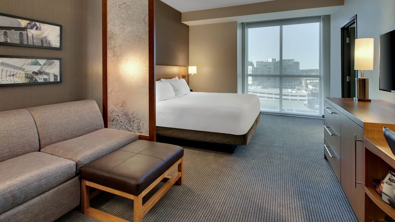 Hotels with King Bed in Downtown Iowa City at Hyatt Place Iowa City Downtown