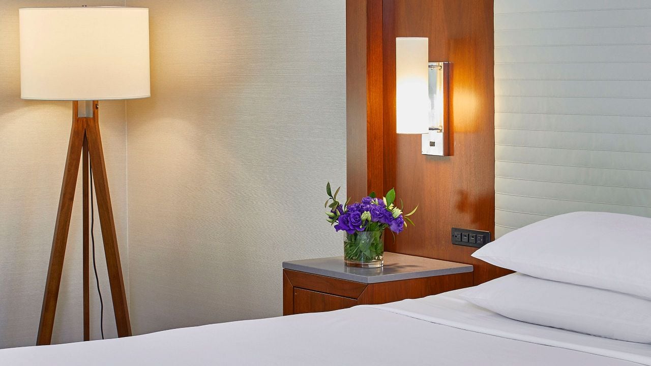 Newly Updated Hotel Rooms In The Heart Of Atlanta Hyatt Regency Atrium King