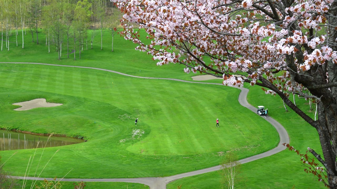  Niseko 18-hole Golf Course