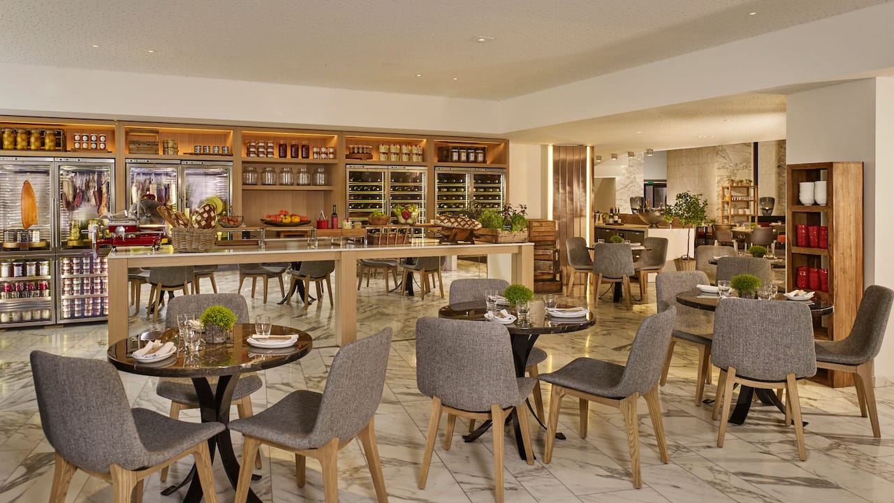 Restaurant & Bar à Paris 17 Hyatt Regency Paris Étoile