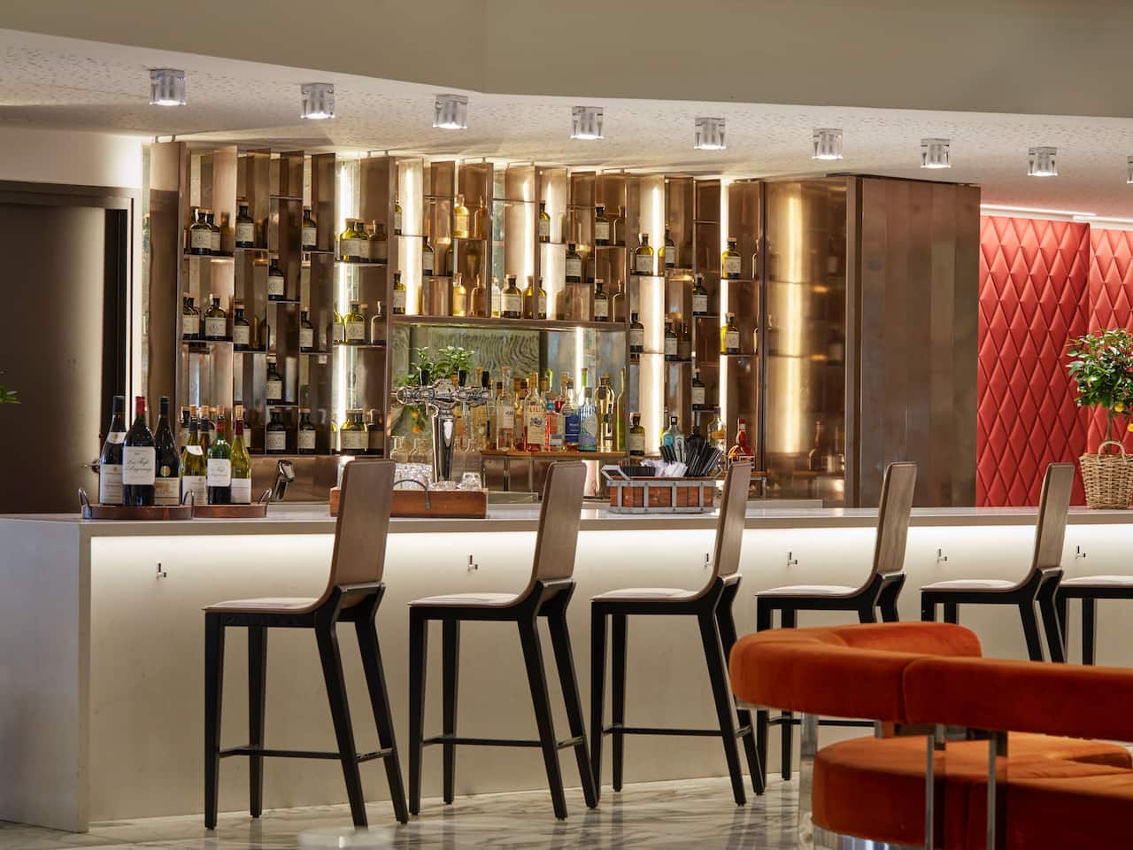 Bar at Mayo restaurant - Hotel Hyatt Regency Paris Étoile