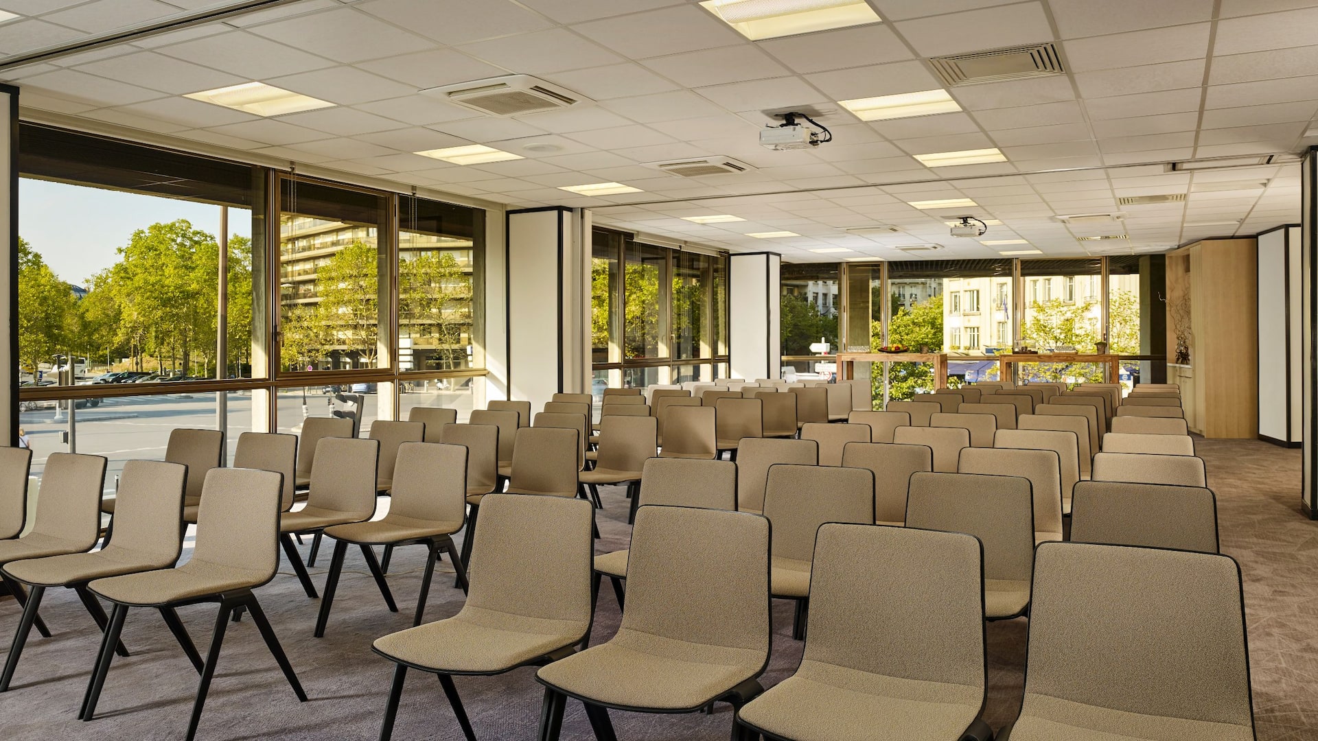 Hyatt Regency Paris Étoile Meeting Room