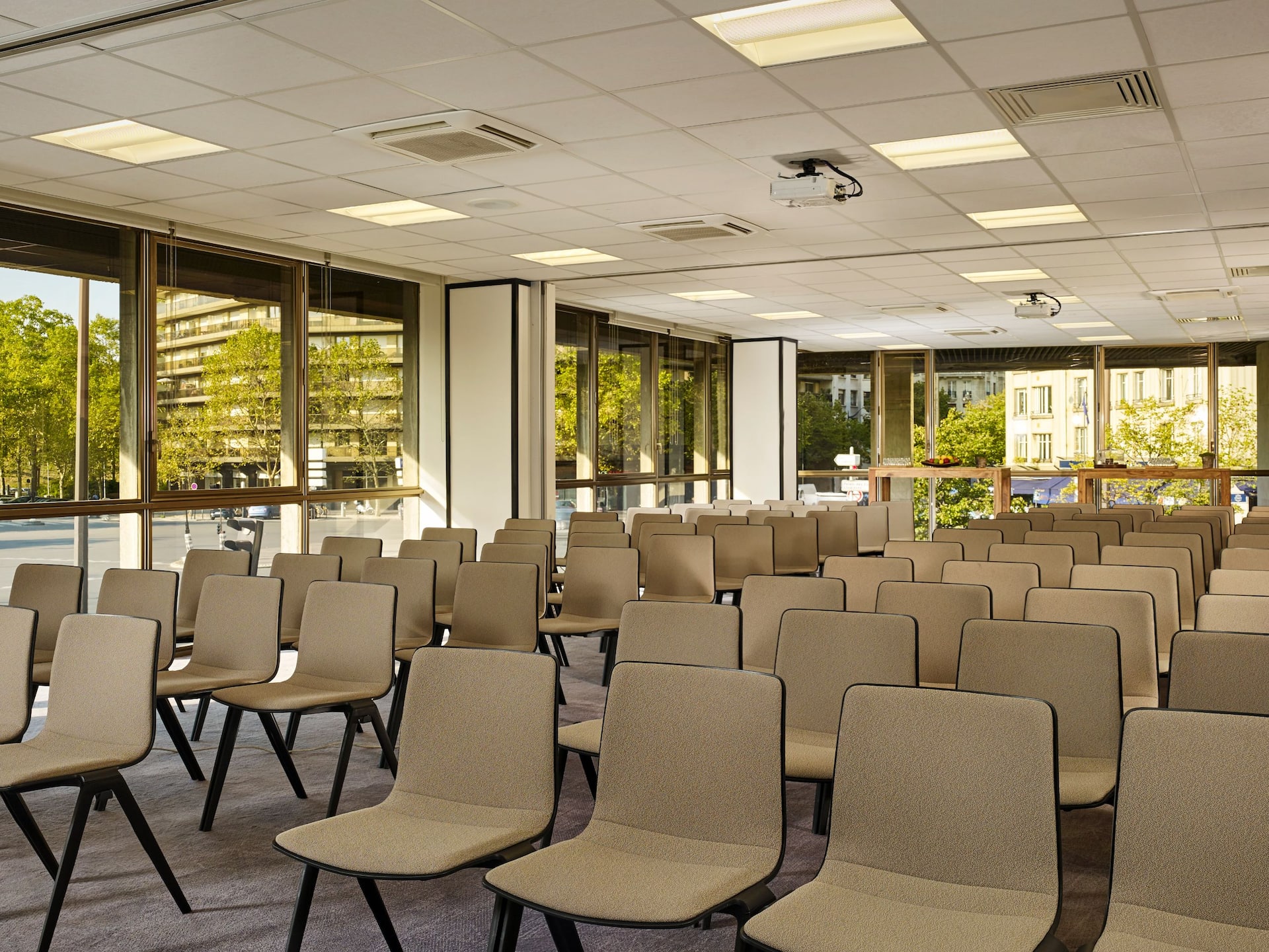 Hyatt Regency Paris Étoile Meeting Room