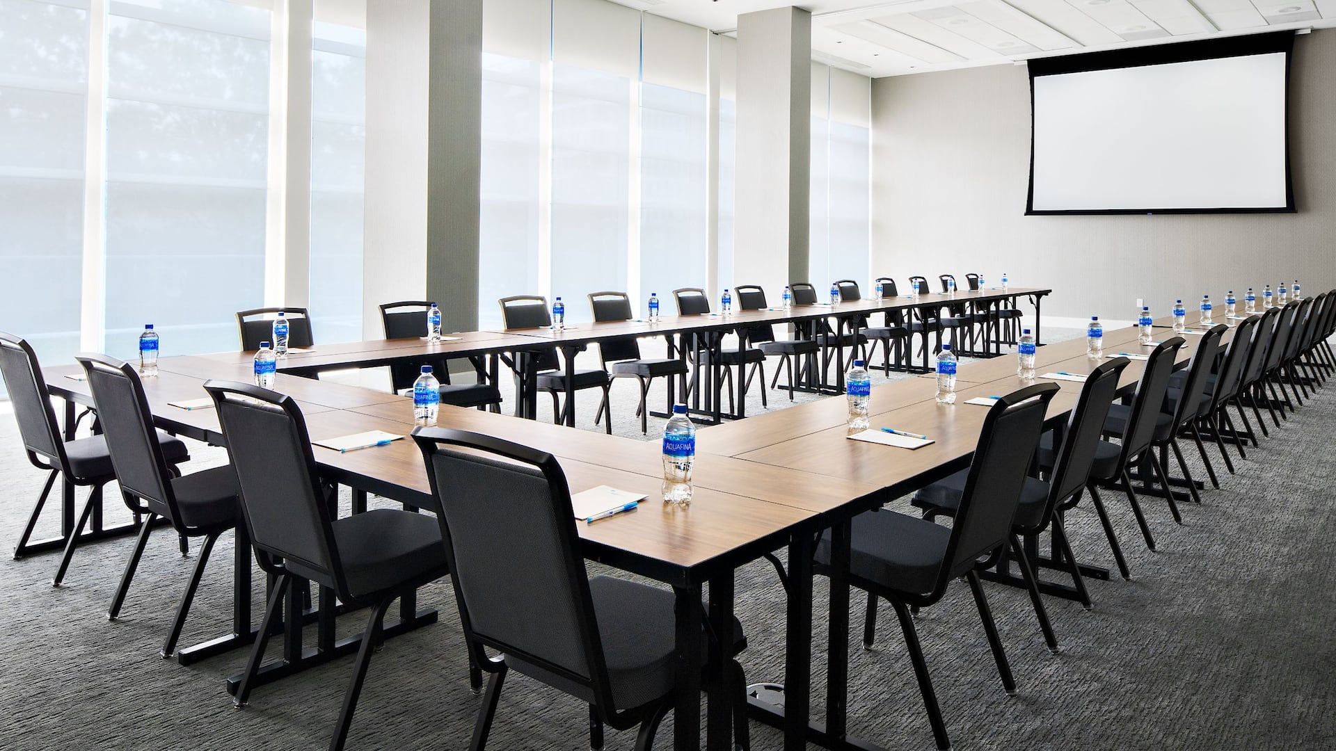 Hyatt House Washington DC / The Wharf U Shape Setup