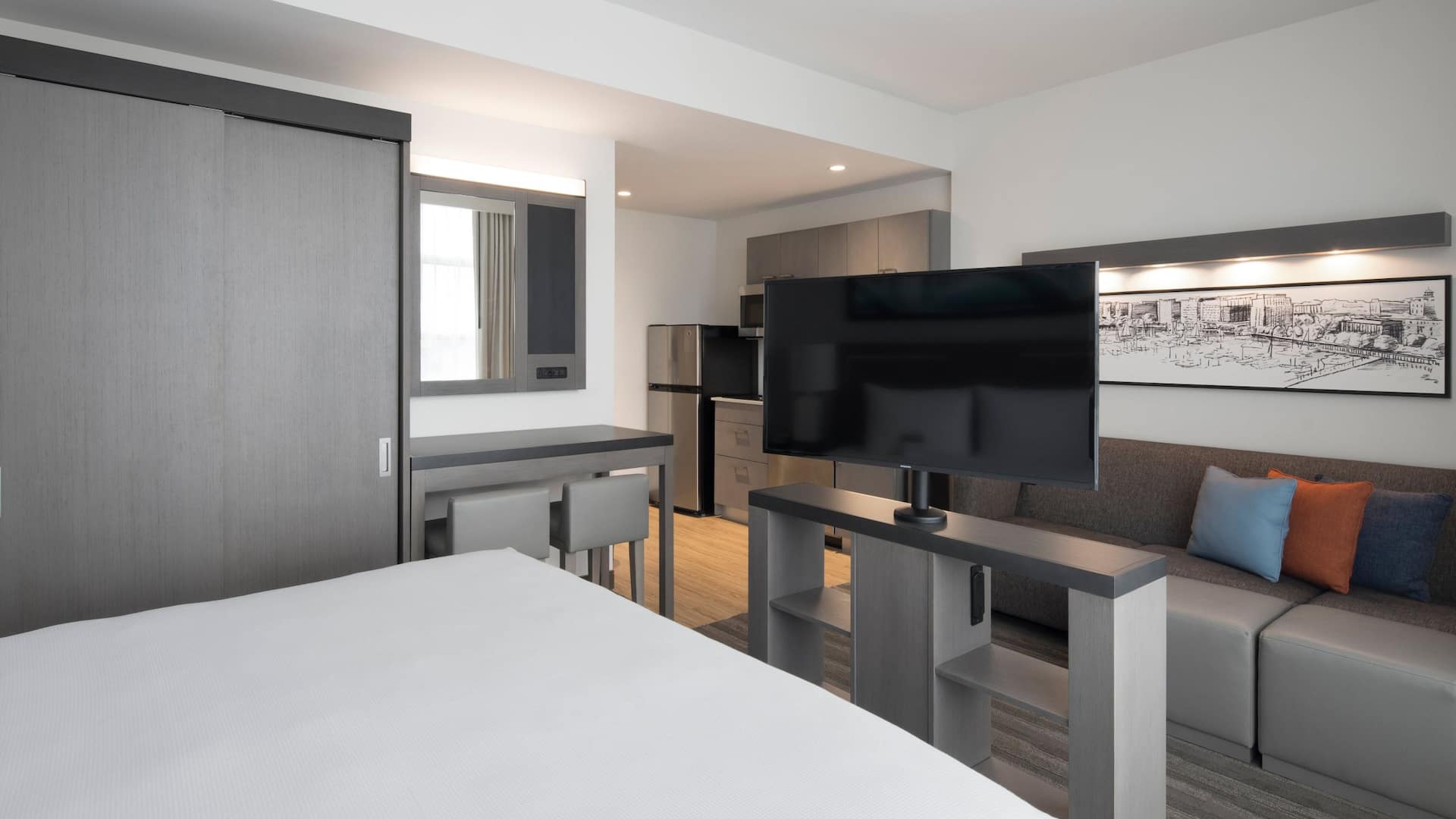 4 de 6 Hyatt House Washington DC / The Wharf Studio Guestroom