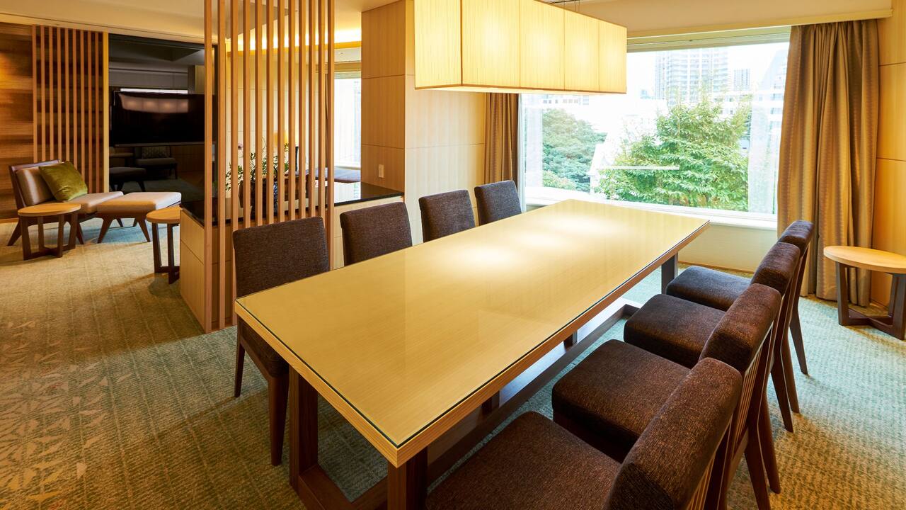 Corner Suite