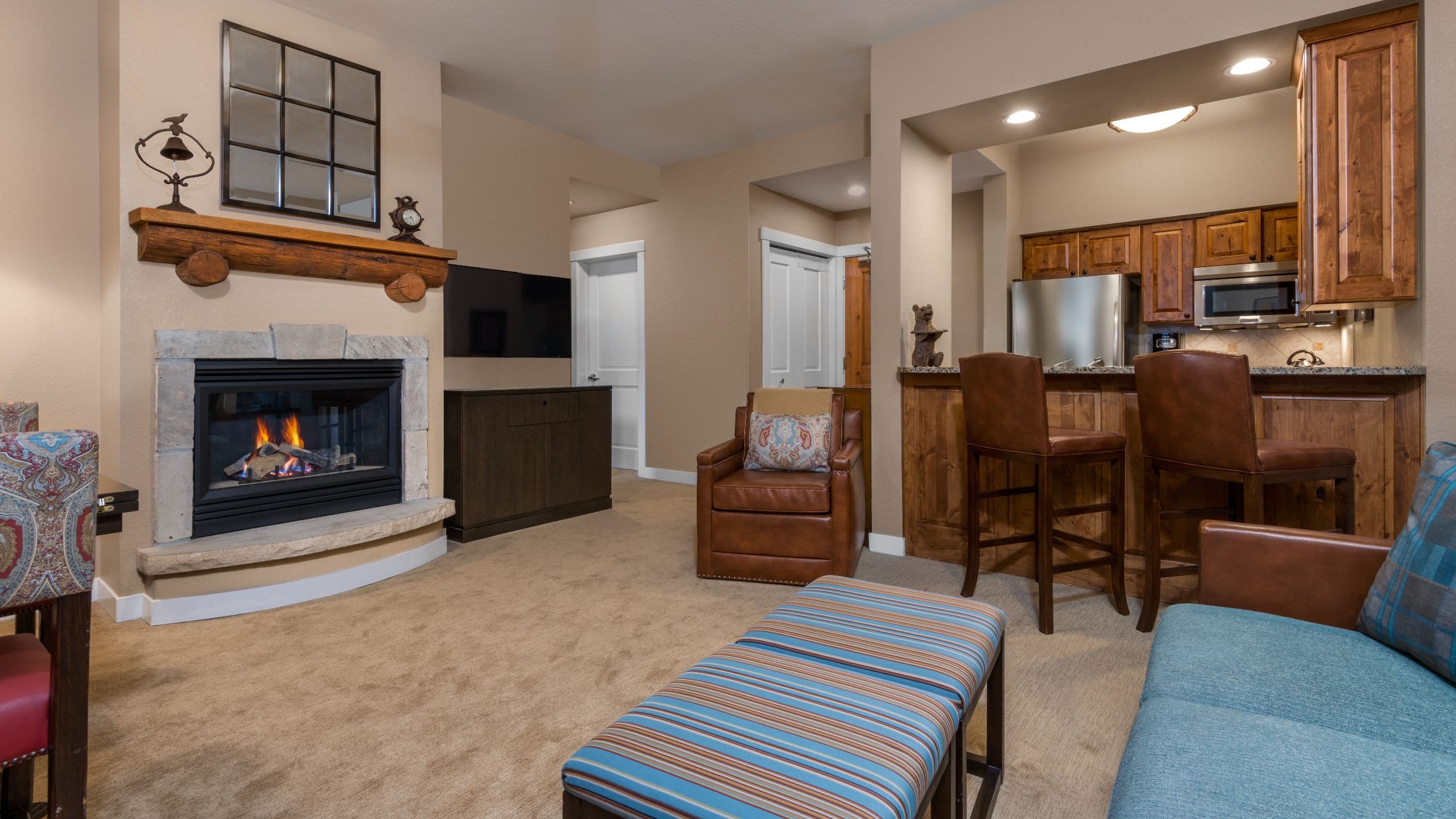 Hyatt Residence Club Beaver Creek, Mountain Lodge Lodge Living and Kitchen Area