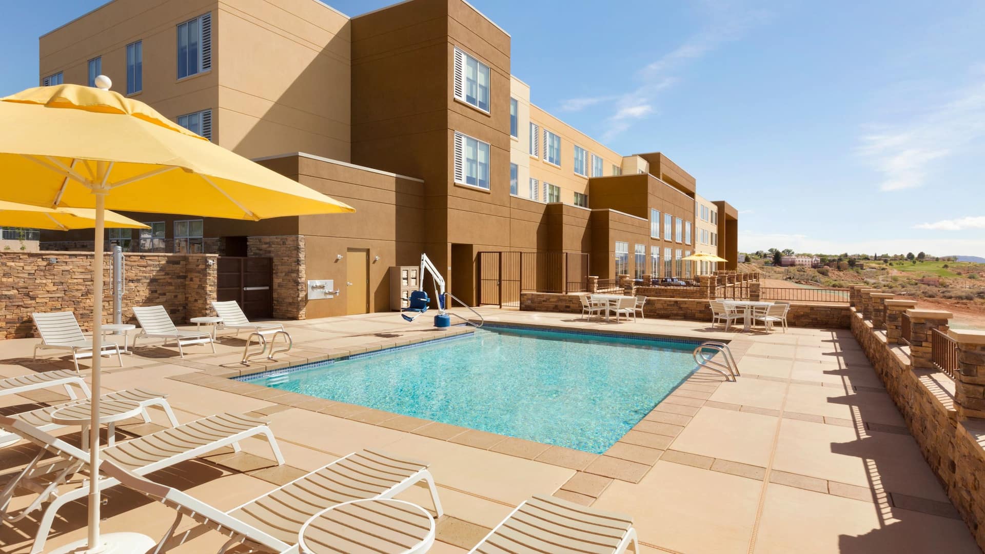 Hyatt Place Page / Lake Powell Swimming Pool