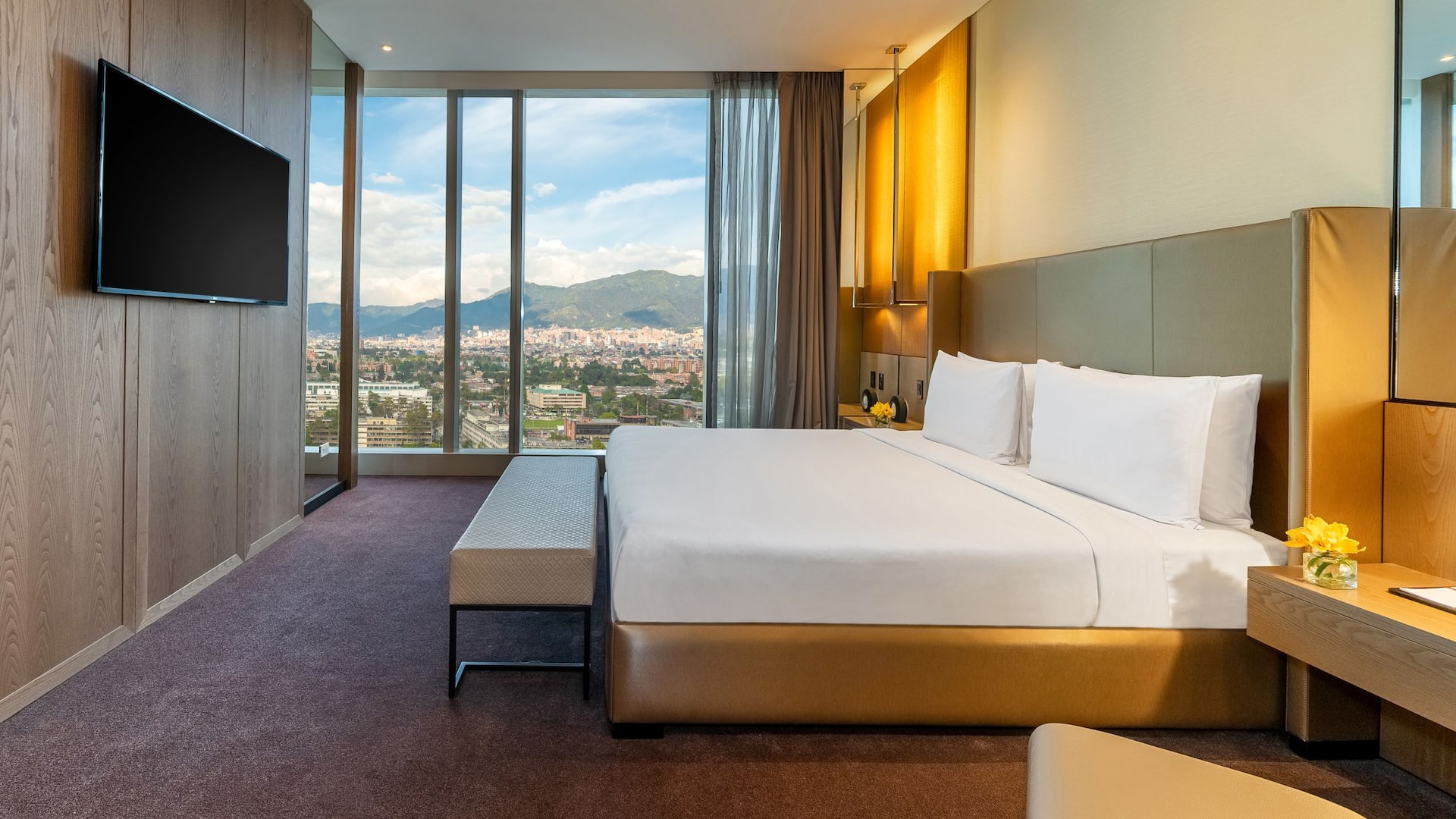 Grand Suite Bed