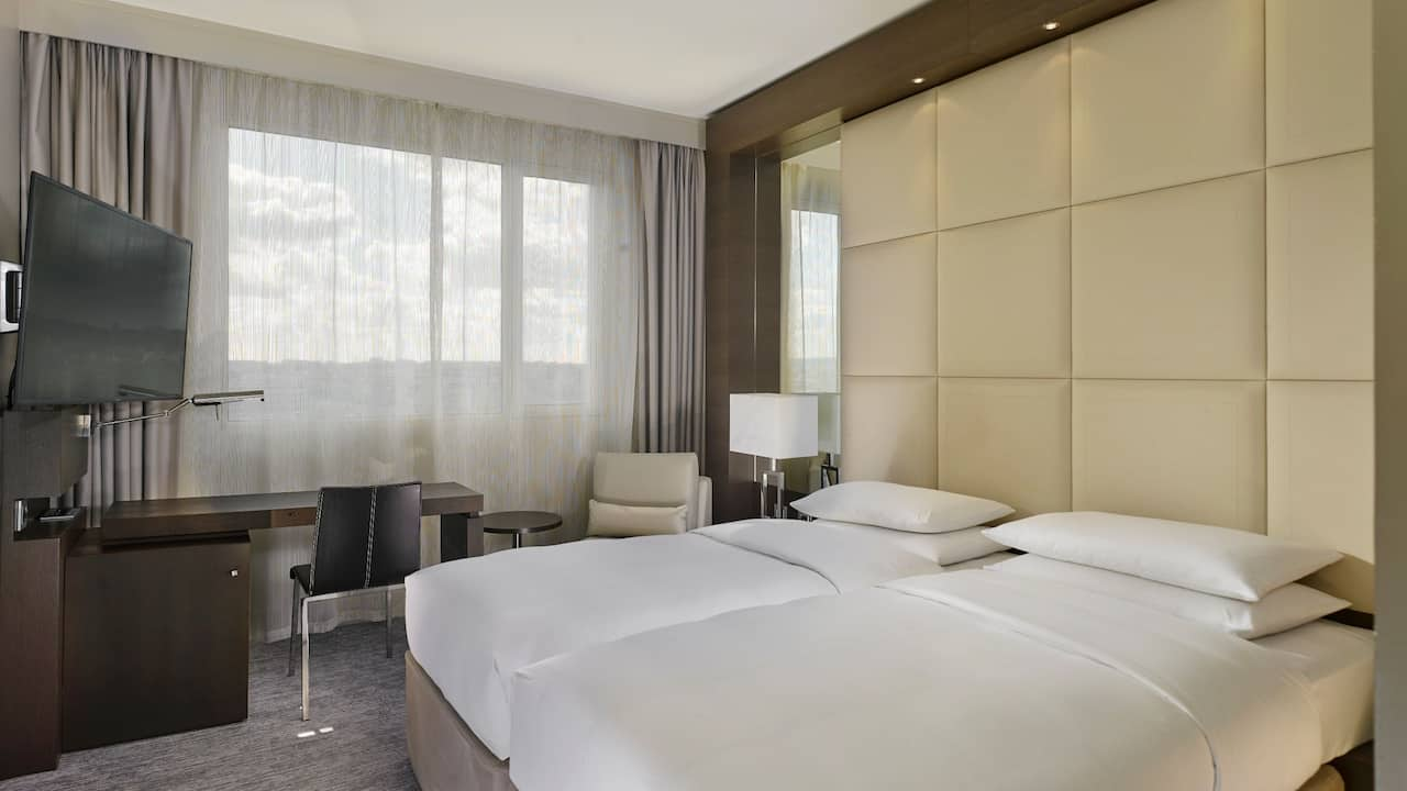 Luxury Rooms Suites Hyatt Regency Paris Etoile - 