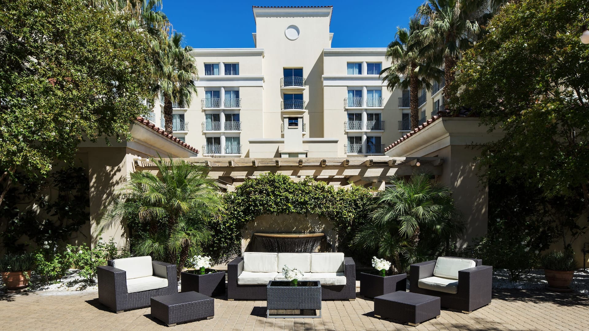 Hyatt Regency Valencia Garden Courtyard