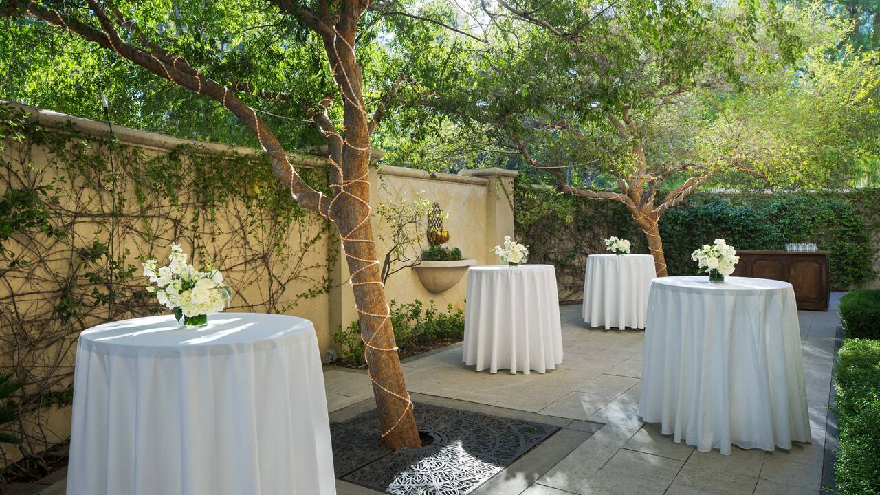 Hyatt Regency Valencia Garden Photo