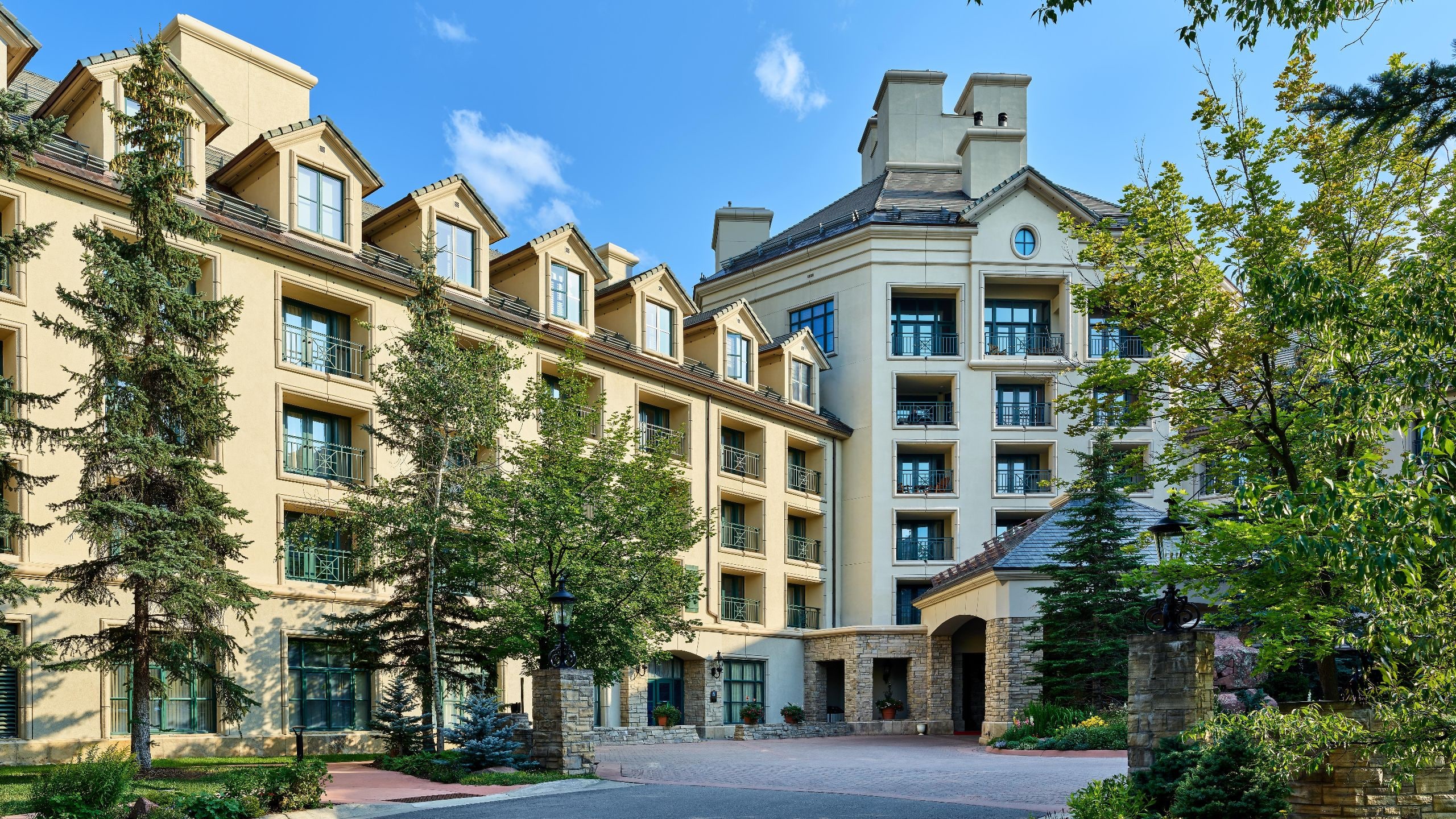 The Residences At Park Hyatt Beaver Creek   Hyatt Residence Club At Park Hyatt Beaver Creek P007 Entrance.16x9 