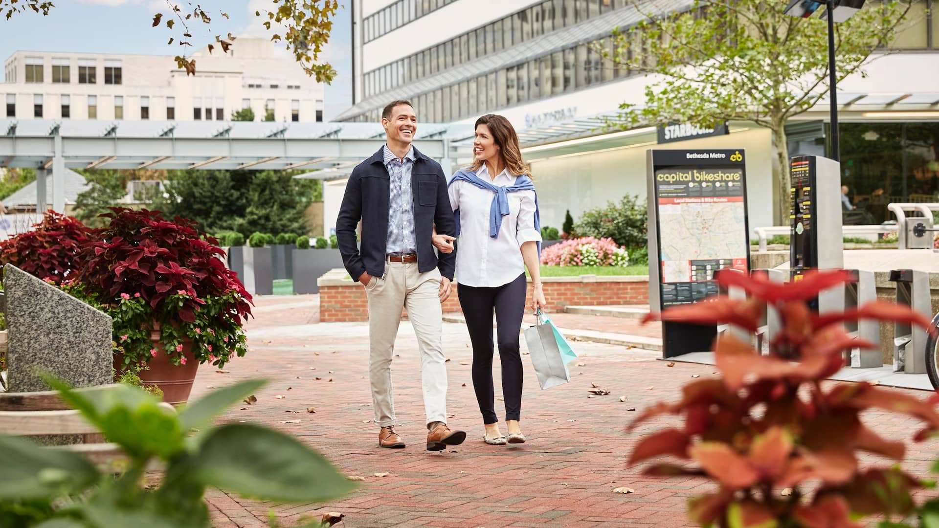 Hyatt Regency Bethesda Couple Fall Stroll
