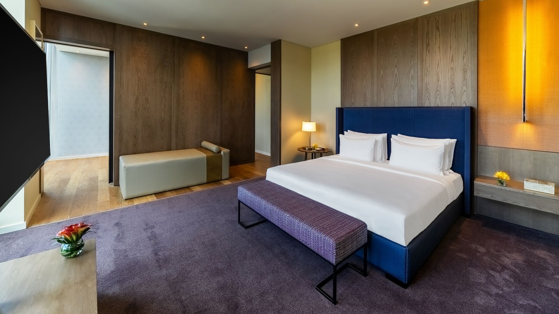 第 2，共 8 King Bedroom Desk