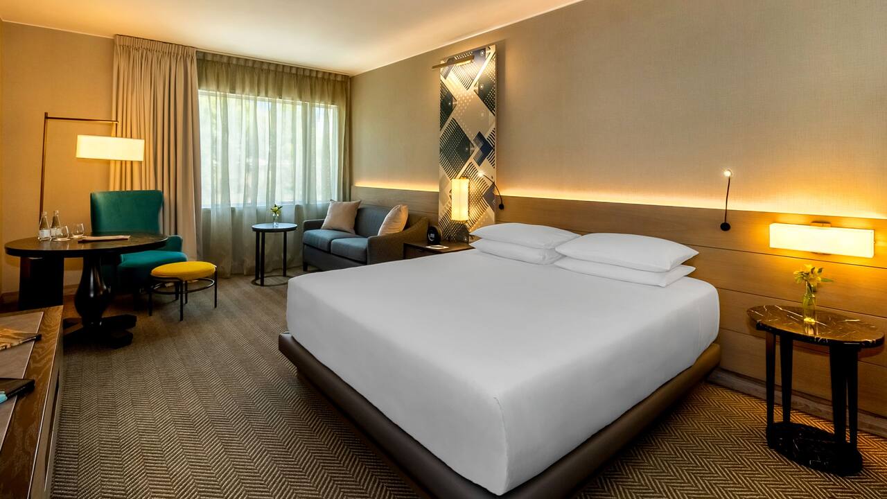 habitación king deluxe en hotel de lujo en san isidro