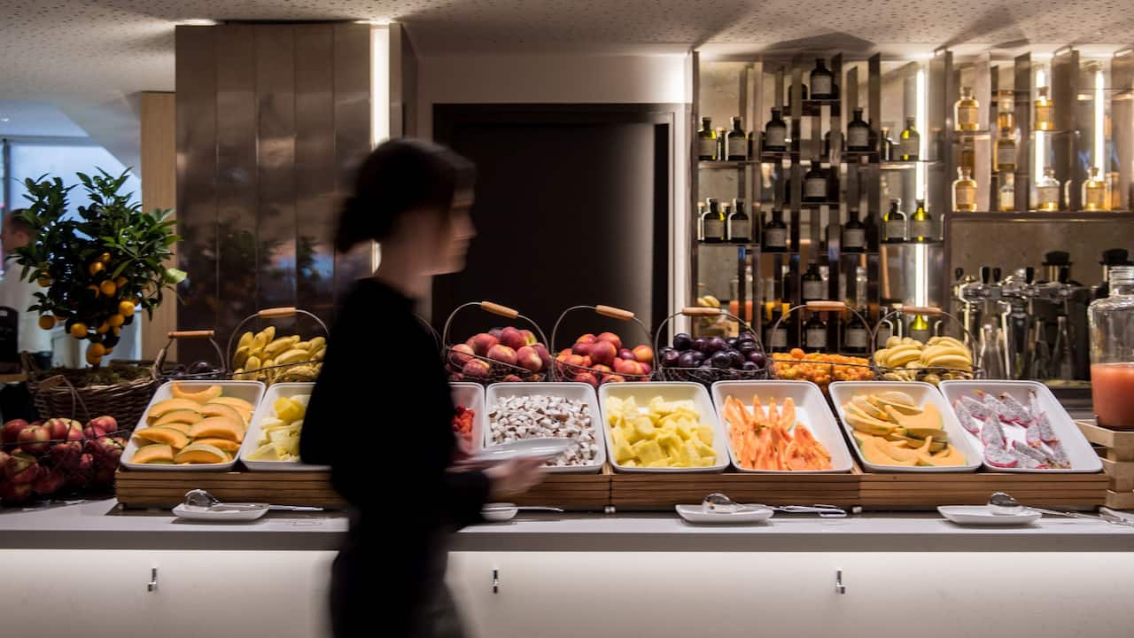 Hyatt-Regency-Paris-Etoile-Breakfast-Fruits