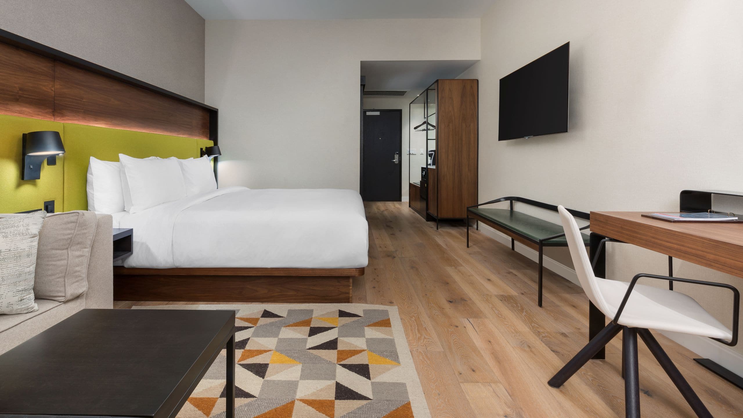 1 из 4 Hyatt Centric Mountain View King Room