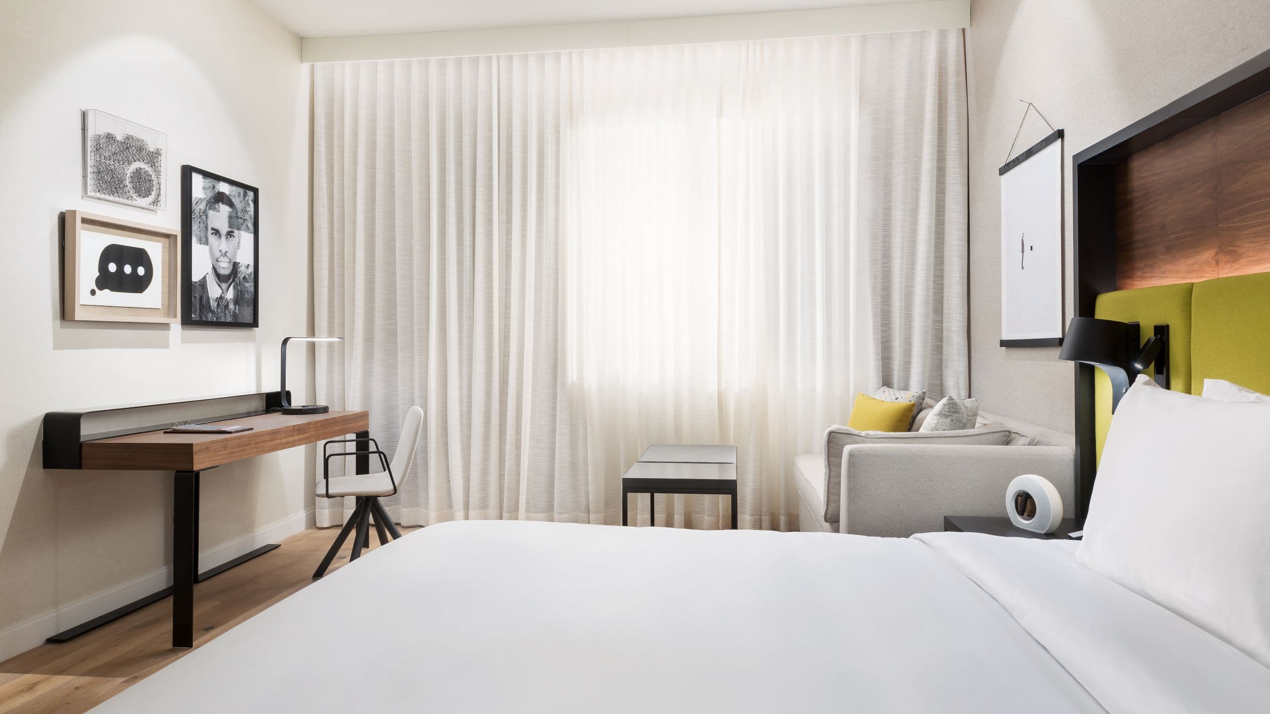 3 из 4 Hyatt Centric Mountain View King Room