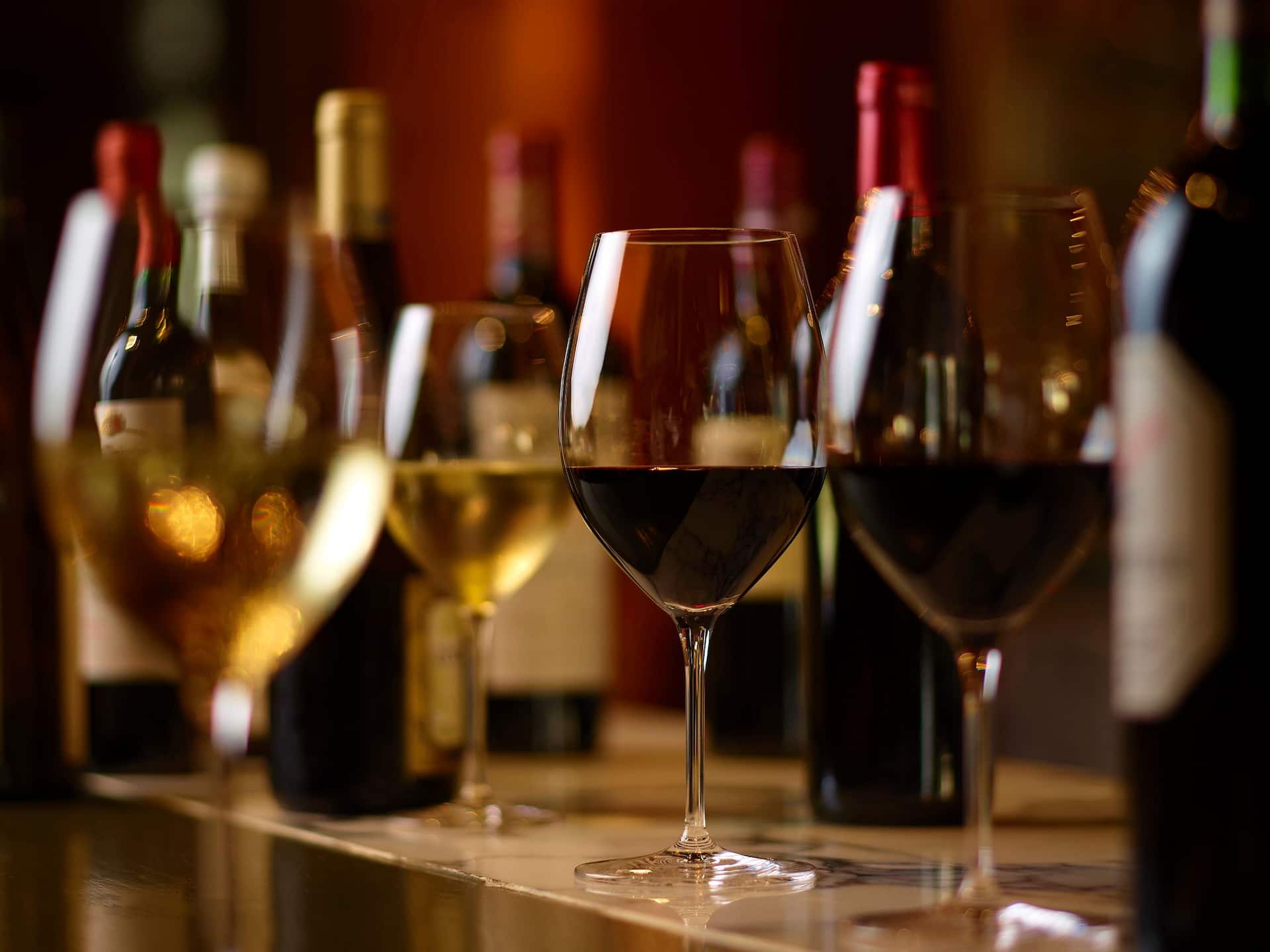 Hyatt Regency Hong Kong, Tsim Sha Tsui Hugos Wines