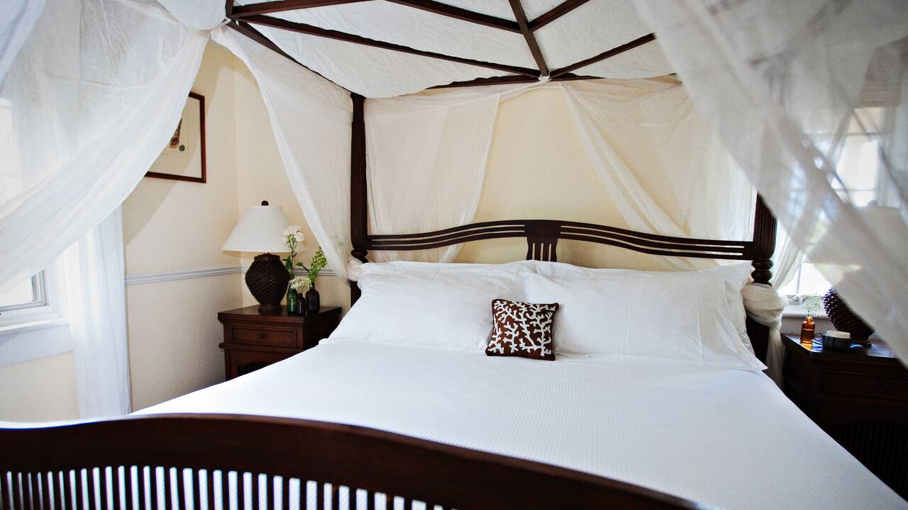 Cottage Suites - Bedroom