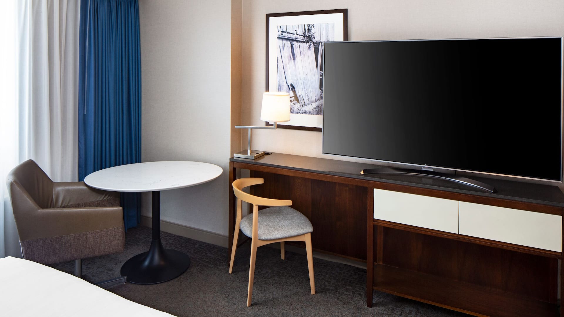 Hyatt Regency Wichita Queen Bed Guestroom