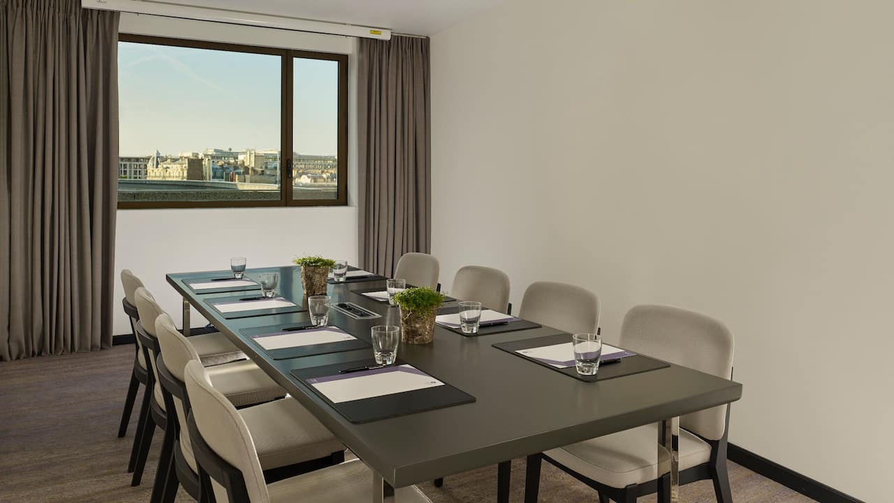 Meeting Room at Hotel Hyatt Regency Paris Étoile