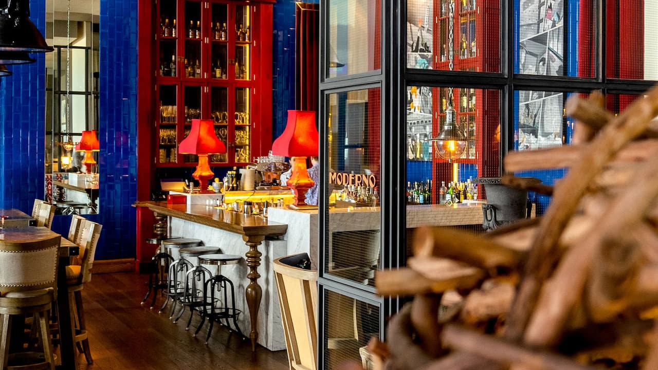 Moderno Bar Entrance