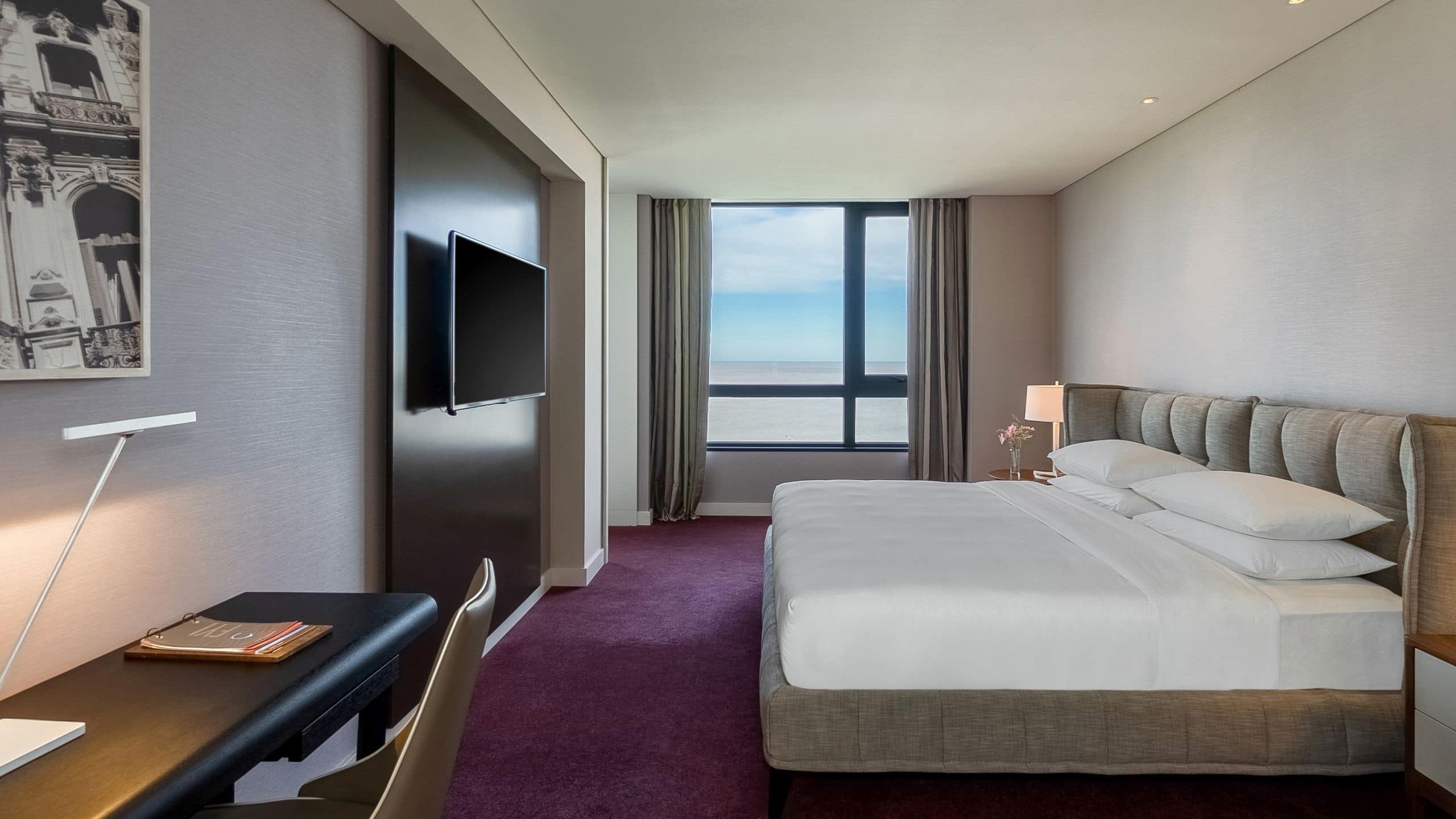 Hyatt Centric Montevideo Suite Executive Bedroom