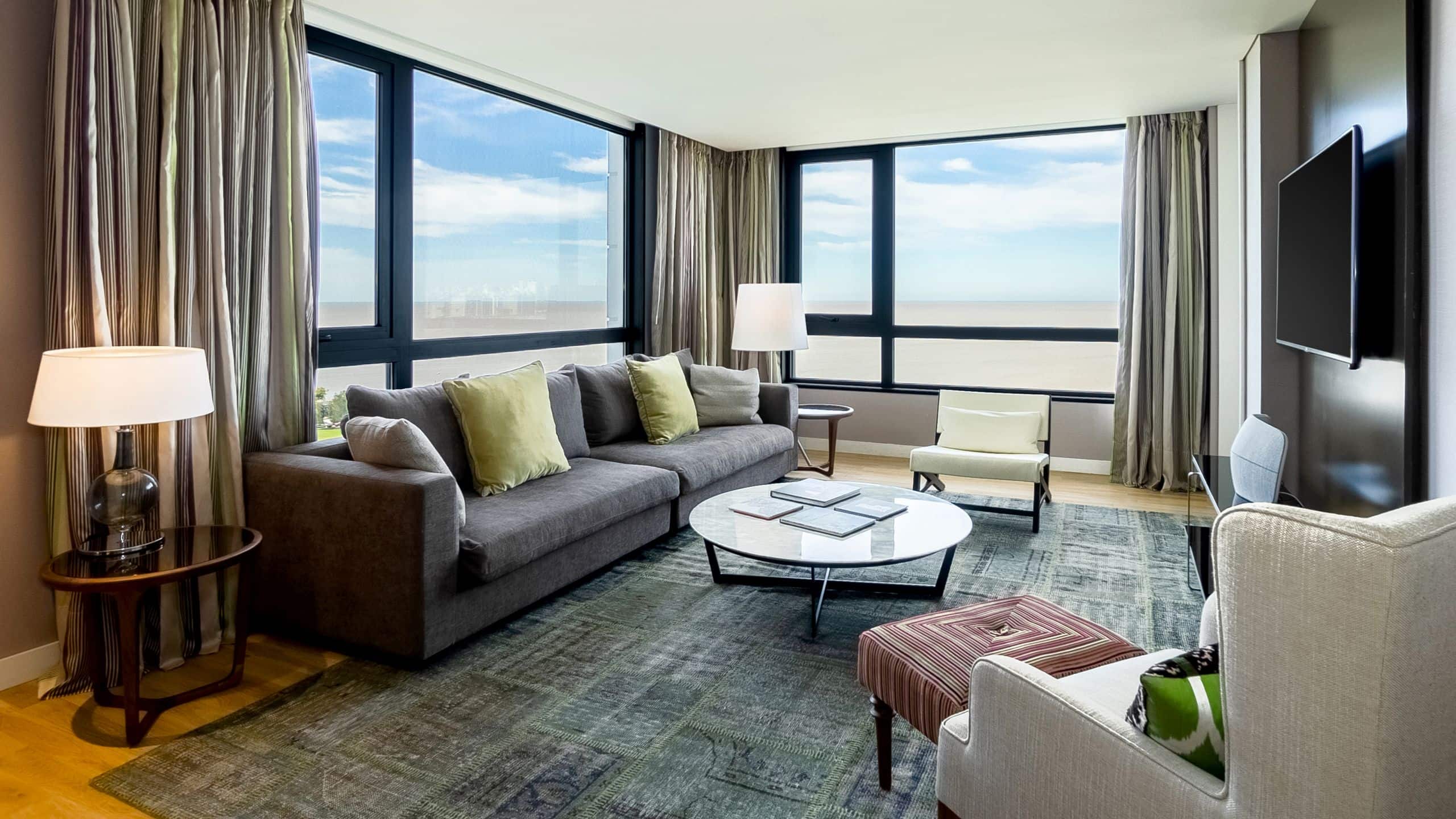 Hyatt Centric Montevideo Suite Executive Living Room