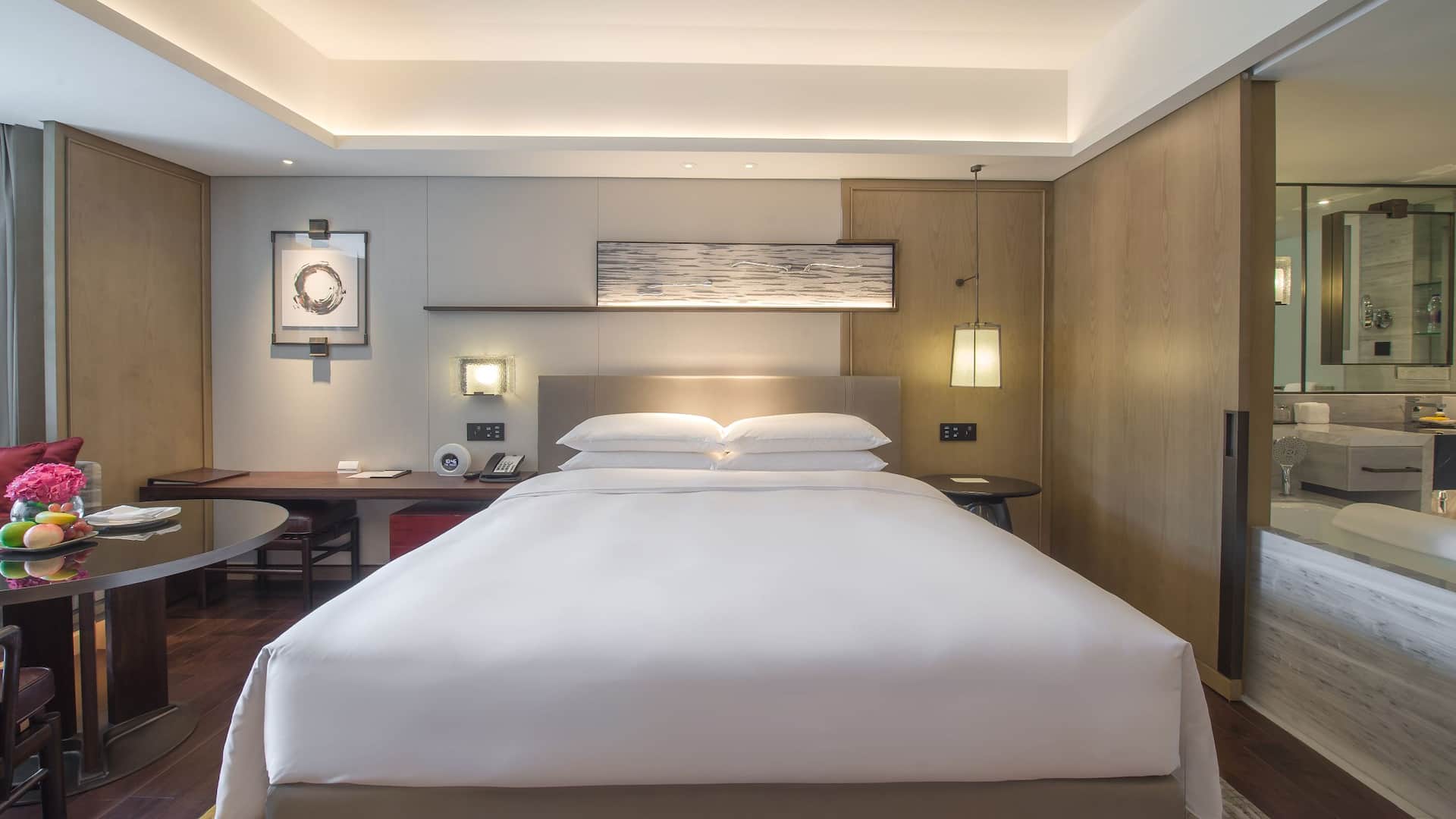 Grand Hyatt Hangzhou Garden Room Bed