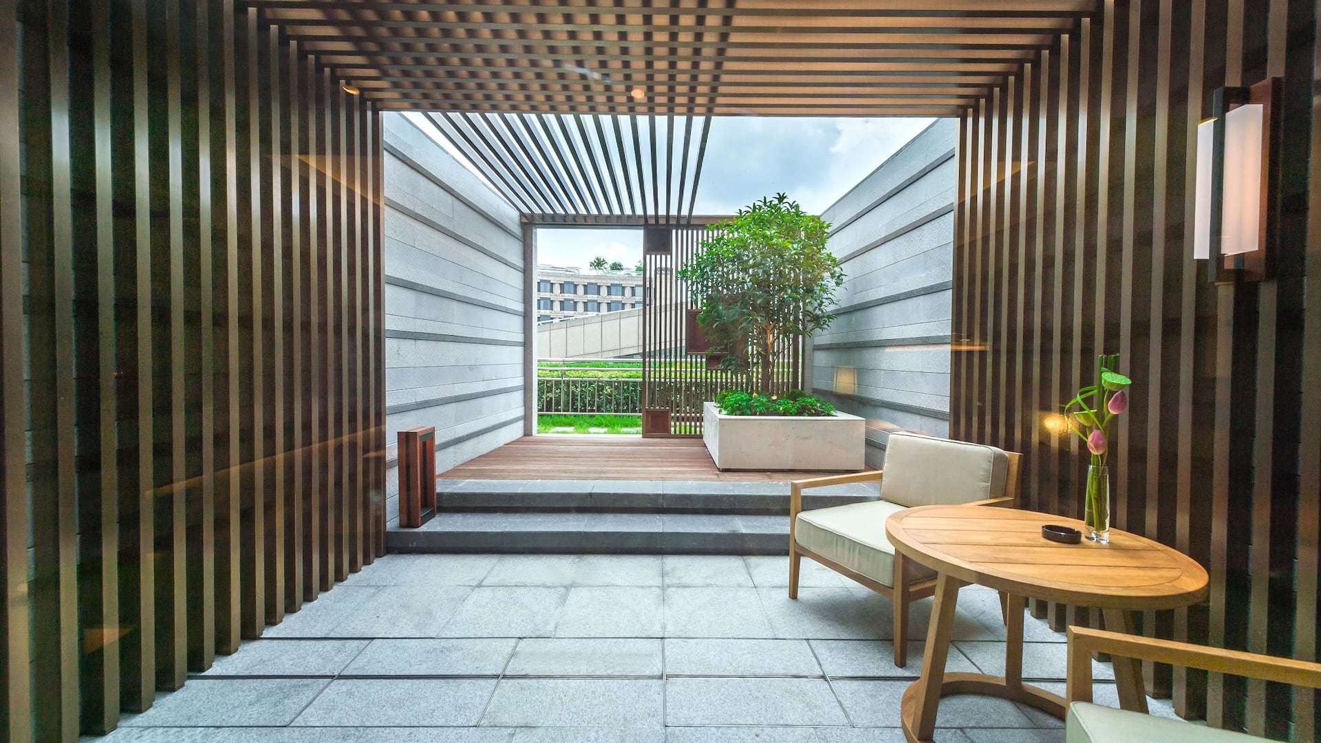 Grand Hyatt Hangzhou Garden Room Terrace