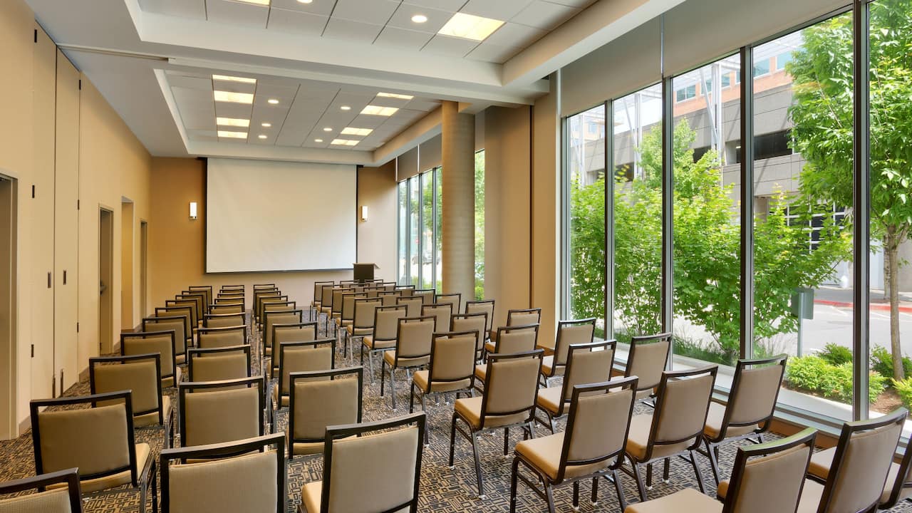 Downtown Portland Hotel with Meeting Space Theatre Seating at Hyatt House Portland Downtown